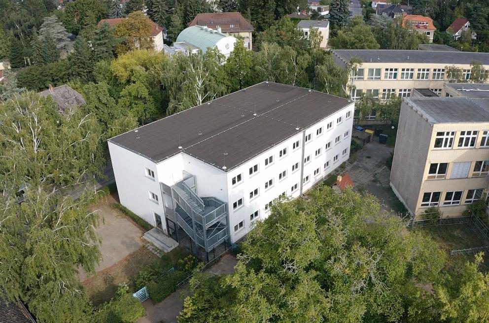 Schulerweiterungsbau aus Containern in Berlin